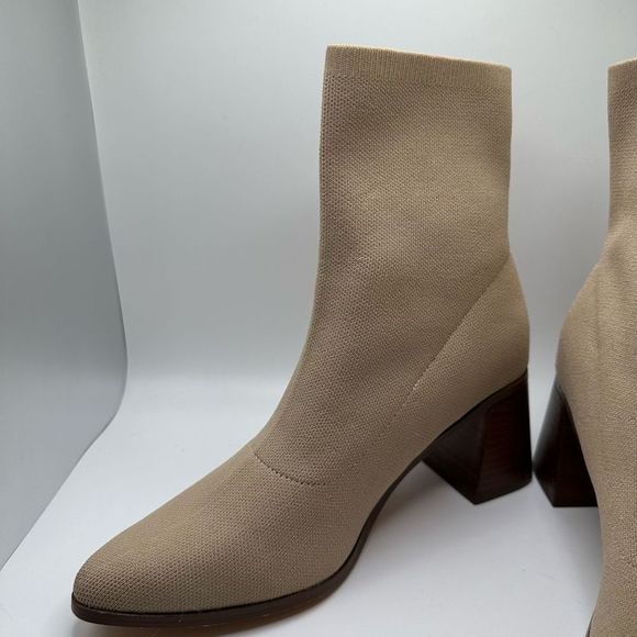 CUSHIONAIRE Women's Stretch boot +Memory Foam 9 TAN - Picture 7 of 7